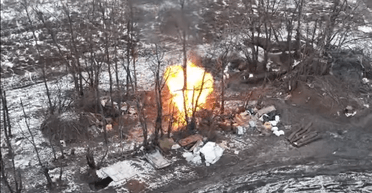 Аэроразведчики показали работу зажигательных "сбросов" против российских укрытий (видео)