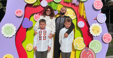 "Это новый этап в жизни": MONATIK рассказал, как готовится к рождению третьего ребенка (видео)