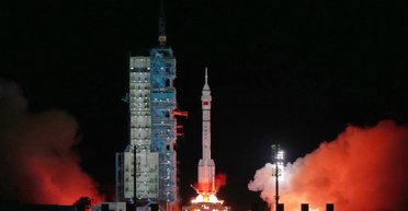 Китайський корабель прибув на космічну станцію "Тяньгун", встановивши рекорд швидкості (відео)