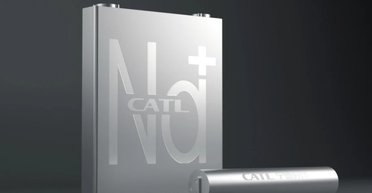 Дешевле и безопаснее литиевых: новые батареи из Китая выходят на рынок (фото)