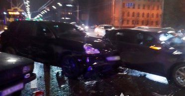 В Киеве пьяный водитель Porsche устроил ДТП и открыл стрельбу: ему грозит до 7 лет тюрьмы (фото)