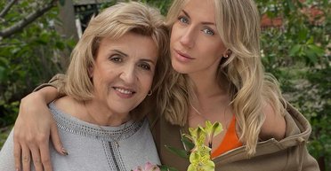 Надя Дорофєєва і Леся Нікітюк. Як українські зірки привітали мам з Днем матері