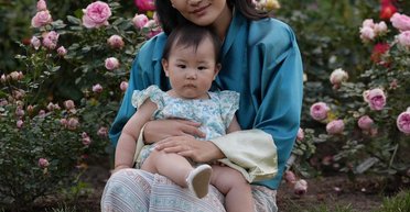 Королева Бутану показала свою маленьку доньку в національному вбранні (фото)