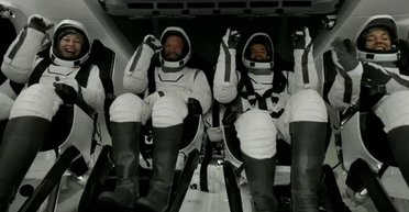 На Землю повернулися астронавти історичної місії Polaris Dawn: встановлено рекорди (фото)