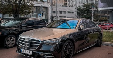 Волк в овечьей шкуре: в Киеве заметили мощный Mercedes Brabus (фото)