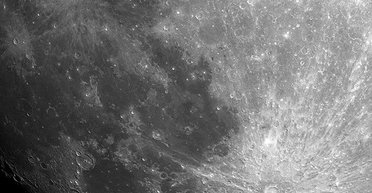 На Місяці міститься більше води, ніж вважалося: що виявили вчені (фото)