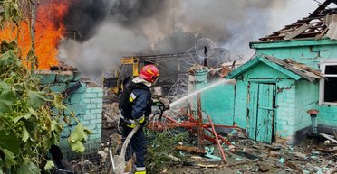 РФ атакувала Кам'янський район на Дніпропетровщині: повідомляють про влучання в будівлю ТЦК