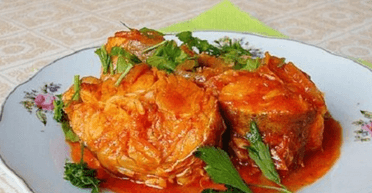 Тушкований хек з овочами: простий рецепт на кожен день