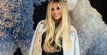 "Занадто красива": модель поскаржилася, що подруги не пустили її на різдвяну вечірку