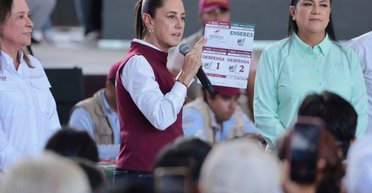 К президентке Мексики домогались в прямом эфире: что известно (видео)