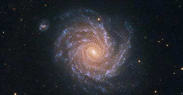 Те, що астрономиня Віра Рубін побачила у спіральних галактиках, назавжди змінило фізику