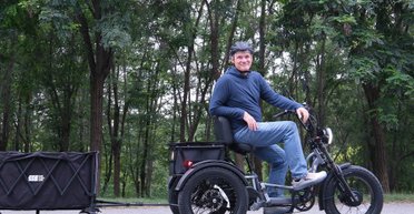 В США создали мощный трехколесный электровелосипед с запасом хода более 200 км (фото)