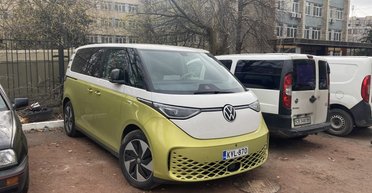 В стиле хиппи: в Киеве заметили новейший электровэн Volkswagen (фото)
