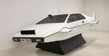 Перетворили на субмарину: на аукціон виставили знаменитий суперкар Джеймса Бонда (відео)