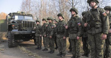 Росія найме більше контрактників, намагаючись уникнути непопулярної мобілізації, – ЗМІ