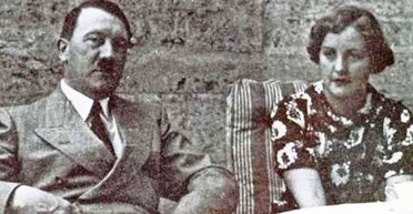 Полон интимных и ужасающих откровений: найден секретный дневник английской подруги Гитлера