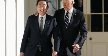 Шукатимуть шляхи та можливості: США та Японія готуються обговорити допомогу Україні, — ЗМІ