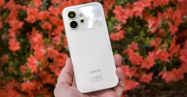 iPhone та Samsung пасуть задніх: новий смартфон обійшов конкурентів у цікавому тесті (відео)