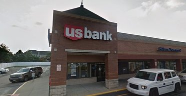 Підвела записка: у США грабіжник випадково розкрив ім'я та прізвище касиру (відео)