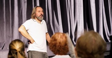 Новый директор Молодого театра заявил о подставе со стороны Билоуса, которого уволили из-за скандала