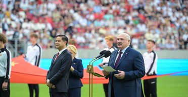 "Моєму другові": Лукашенко запропонував встановити памʼятник Сі Цзіньпіну в Мінську