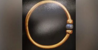 Зник прямо з Каїрського музею: влада Єгипту шукає древній золотий браслет (фото)