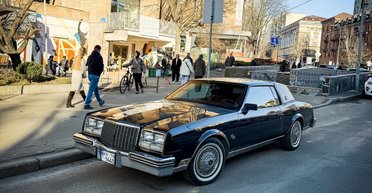 Дизельна розкіш: у Києві засвітилося рідкісне американське авто 80-х (фото)