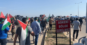 Протестувальники атакували базу США в Туреччині: поліція застосувала водомети (відео, фото)