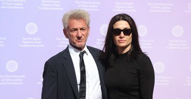 Шон Пенн приехал на Саммит Зеленской со своей возлюбленной-украинкой