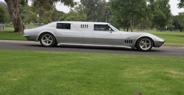 Классический спорткар Chevrolet Corvette 60-х превратили в оригинальный лимузин (фото)