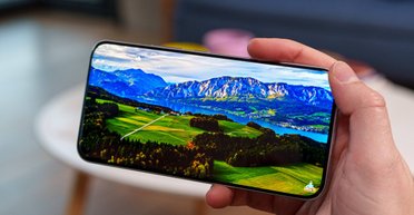 Найкращі бюджетні смартфони з великим екраном: топ-5 моделей у 2026 році (фото)