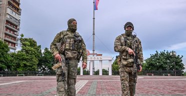 Отжимают бизнес, вывозят черешню и зерно. Как выглядит жизнь оккупированного Мелитополя