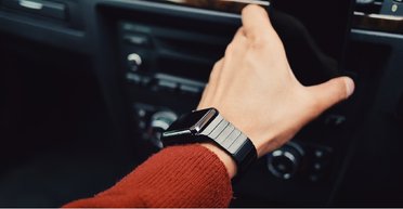 Facebook готовится к завоеванию рынка "умных" гаджетов: соцсеть выпустит смарт-часы