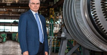 Руководитель "Укрэнергомашин" с семьей задекларировали имения, землю, драгоценности и наличные — "СтопКор"