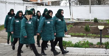 За $2 тысячи в месяц: в РФ началась новая волна вербовки женщин-заключенных, — NYT