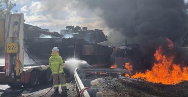 Масштабна ДТП: в Австралії згорів американський танк M1A1 Abrams (фото)