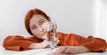 Нельзя игнорировать: 7 сигналов организма, что вы пьете слишком мало воды