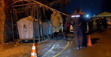 В Хмельницком на свалке прохожие нашли и спасли младенца: подробности (фото)