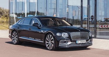 Вершина эпохи. Тест-драйв третьего поколения Bentley Flying Spur (видео)