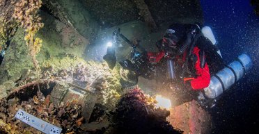 Столетние артефакты: что нашли на месте крушения лайнера-близнеца "Титаника" (фото)