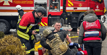 "Подлый удар подонков": Зеленский пообещал "справедливую реакцию" на обстрел Одессы (видео)