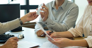 Большой брат следит за тобой. Как НБУ заставляет банки проверять клиентов