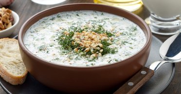 Вкусная альтернатива привычной окрошке: рецепт болгарского супа таратор