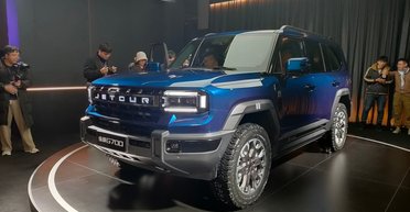 Более 1500 сил и пневмоподвеска: дебютировал премиальный внедорожник от Chery (фото)