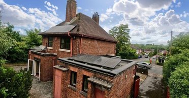 В Британии под жилье продают полицейский участок с камерами предварительного заключения (фото)