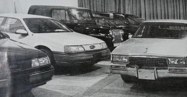 Виявлено архівні фото одного з перших автосалонів в Україні: які машини там продавали