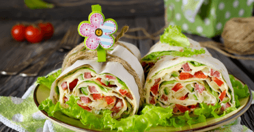 Рулет із лаваша з шинкою та свіжими овочами: рецепт смачної закуски