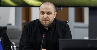 Переговори продовжаться: Віткофф і Кушнер зустрінуться з Умєровим 4 грудня у Маямі, — AP