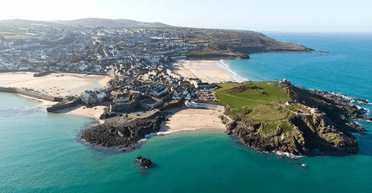 Близнецы наоборот: почему средневековый городок Сент-Айвз путают с другим городом (видео)