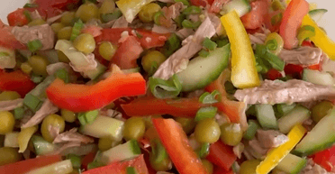 Салат "Кольоровий": рецепт яскравої та поживної страви